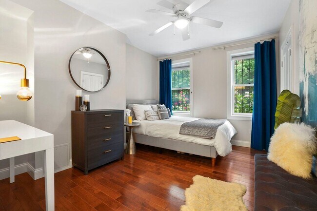 Building Photo - 16 Follen St