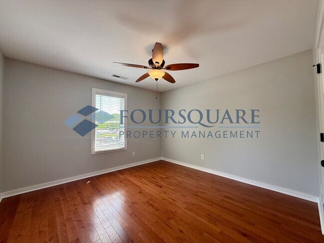 Building Photo - Modern 3-Bed / 2.5-Bath Home with Granite Kitchen, Fenced Yard & Private Balcony – Walkable to Do...