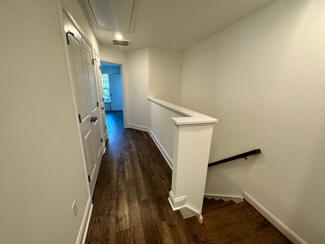 Building Photo - 409 Randolph Vw Dr