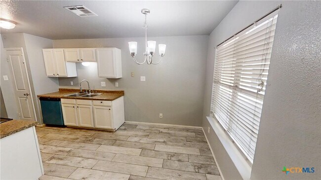 Building Photo - 2606 Cross Timber Dr