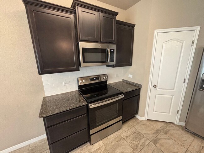 Building Photo - 7717 Hickman St