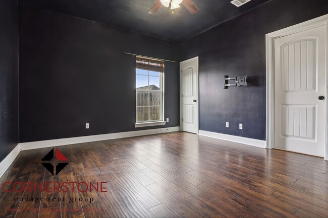 Building Photo - Cozy Cottage in the Heart of Gonzales!