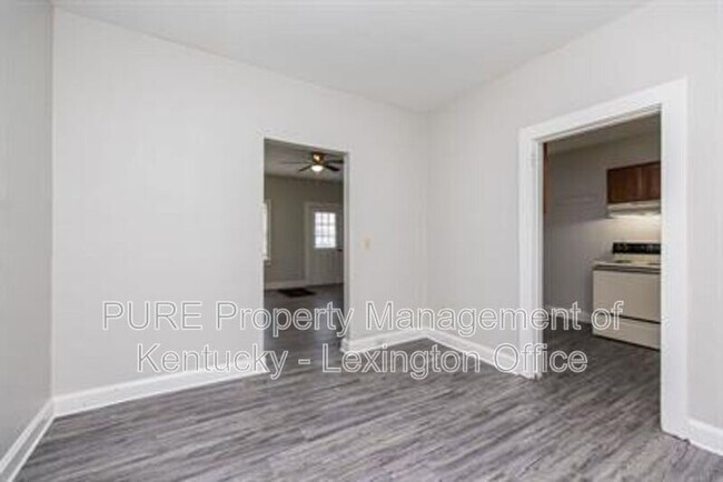 Building Photo - 3 Dogwood Ln