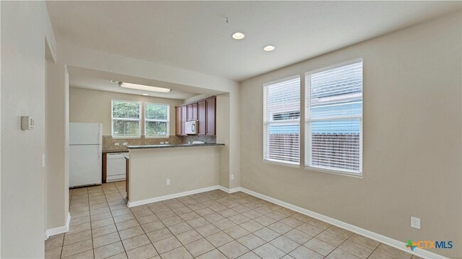 Building Photo - 334 Newberry Tr
