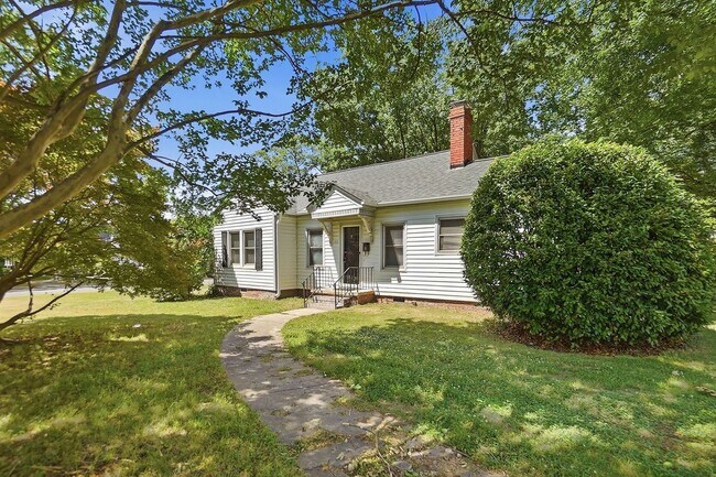 Building Photo - Fully Remodeled Home in the Heart of Belmont