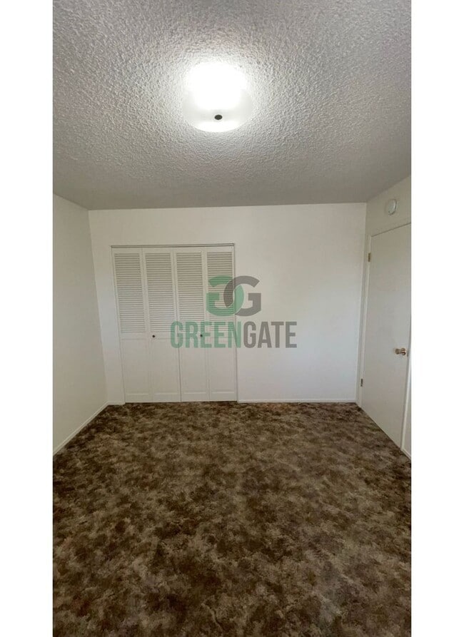 Building Photo - 925 Charleston Ave