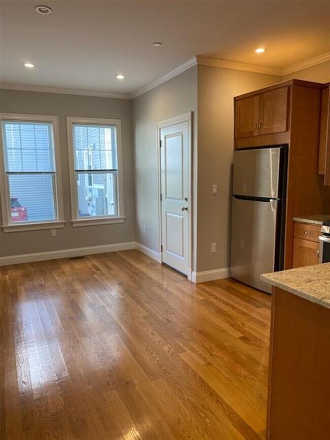 Building Photo - 7 Marney St