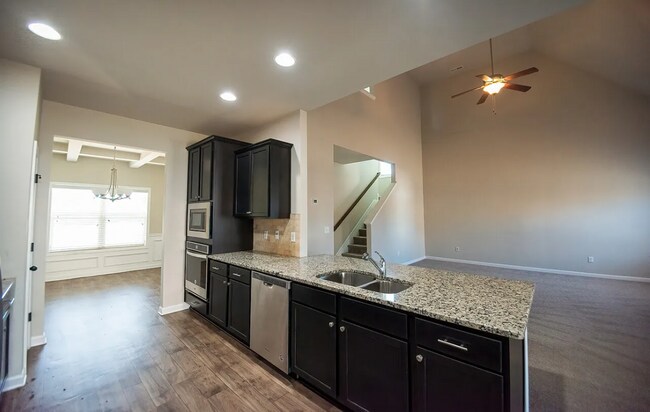 Building Photo - 1 Sweetwater Park Ct