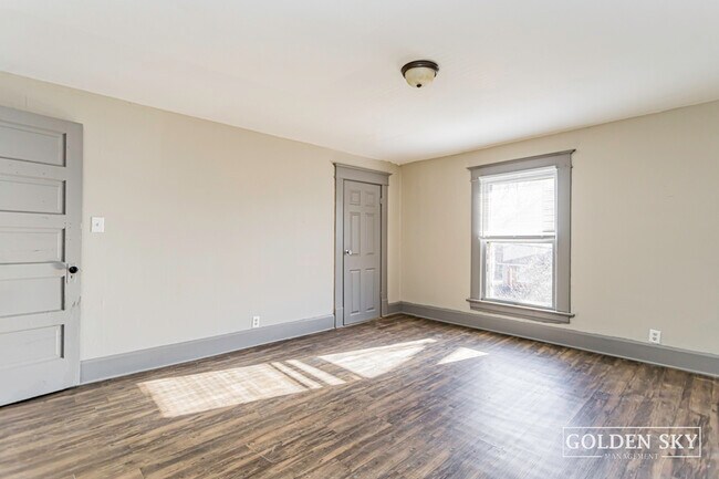 Building Photo - 1114 Mourer St