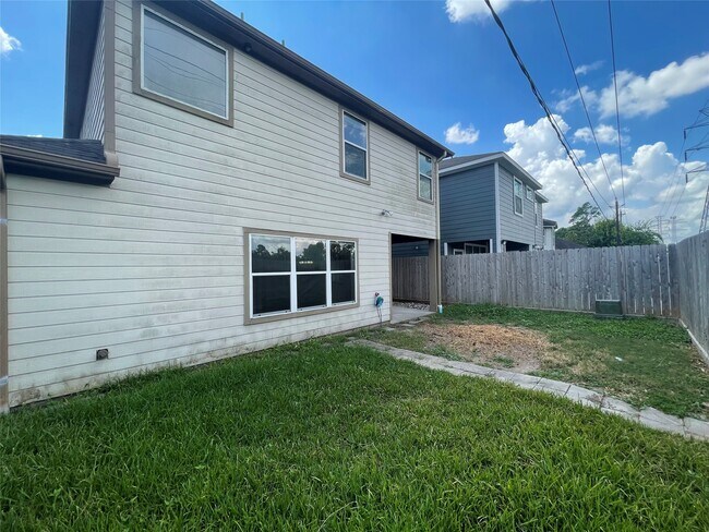 Building Photo - 9318 Drewberry St