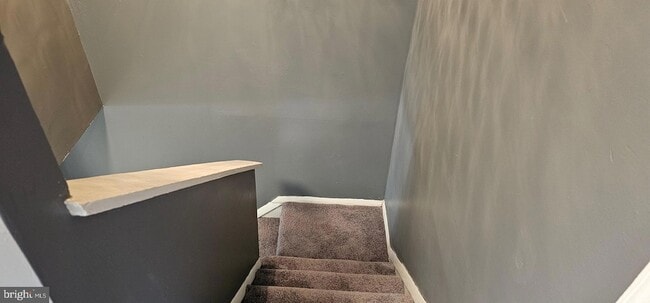 Building Photo - 1221 Poplar Grove St