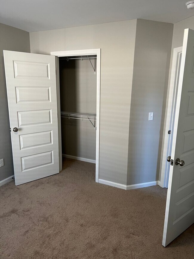 Building Photo - 4BR/2BA in Valdosta Available Mid-April