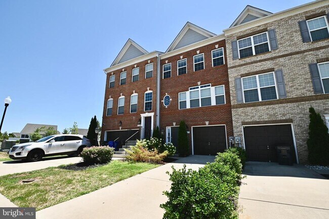 Building Photo - 11177 Southport Pl
