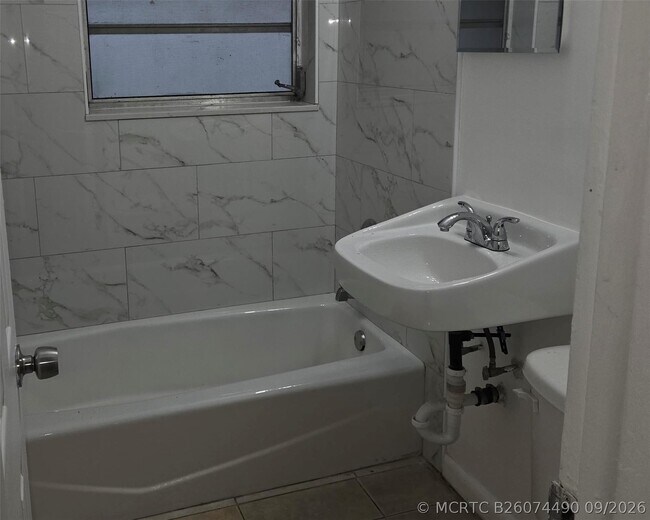 Building Photo - 15721 NW 39th Pl