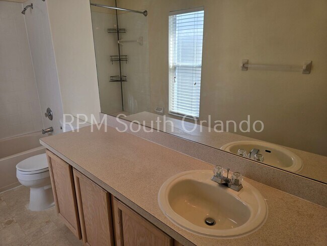 Building Photo - Stone Creek