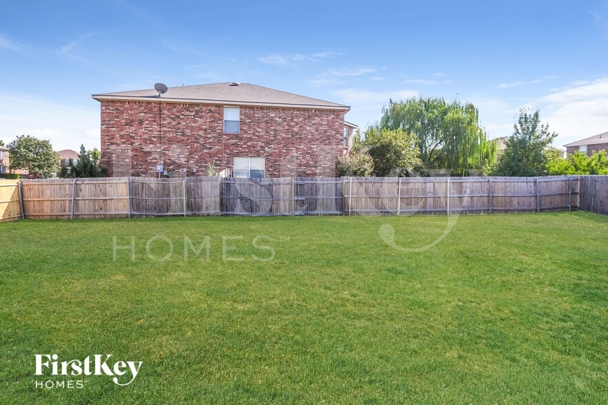 Building Photo - 920 Dove Meadows Dr