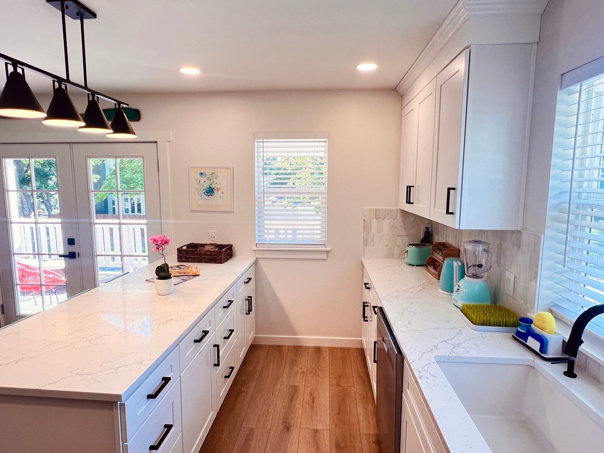 Building Photo - 213 N 10th St