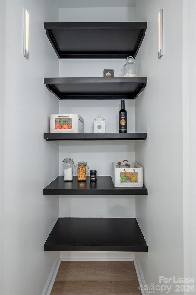 Building Photo - 10943 Carmel Crossing Rd