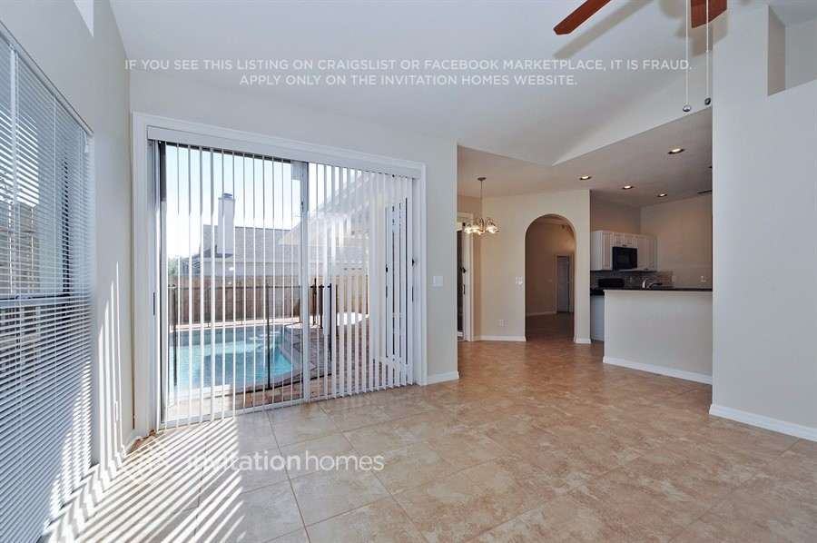 Building Photo - 1800 Wood Haven St