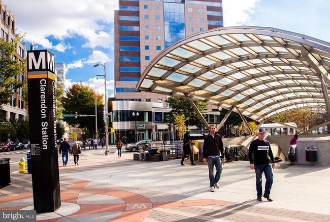 Building Photo - 2504 12th St N