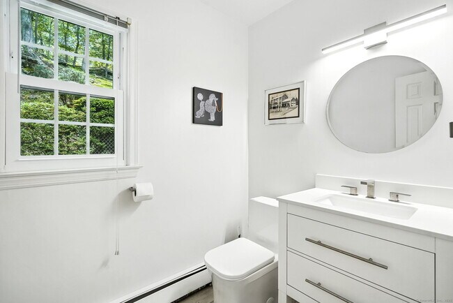 Building Photo - 163 MacGregor Dr
