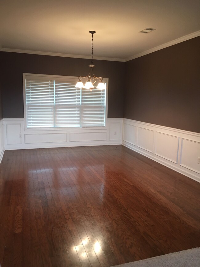 Dining Room - 1058 Cedarbrook Dr