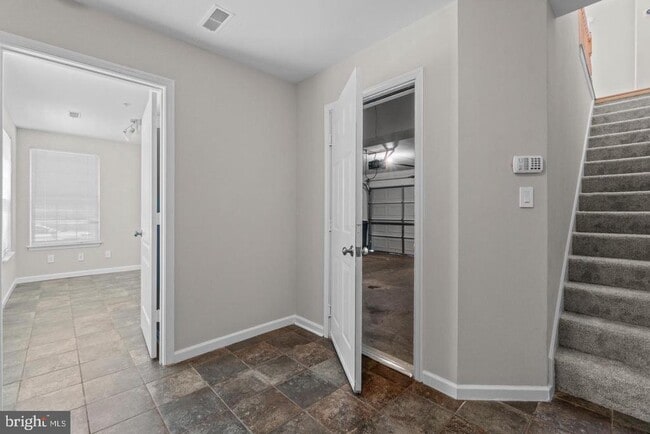 Building Photo - 519 Ensemble Ct