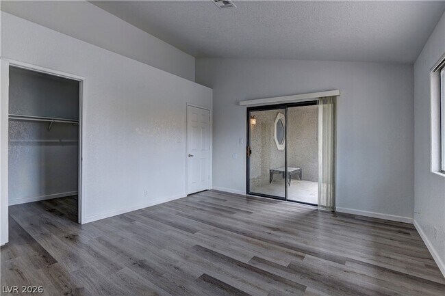 Building Photo - 5056 S Rainbow Blvd