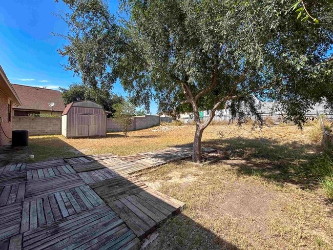 Building Photo - 107 St Pierre Ln