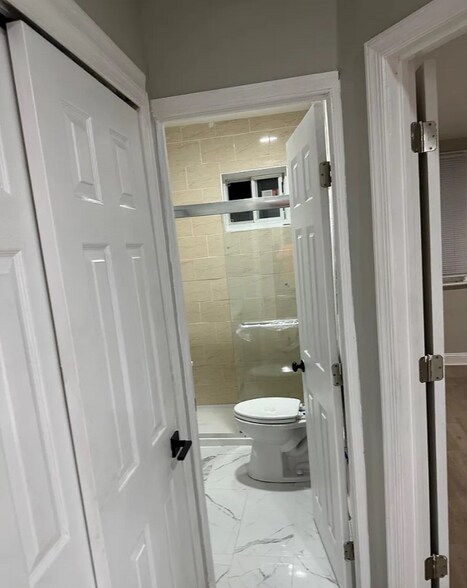 Building Photo - 417 N Salford St