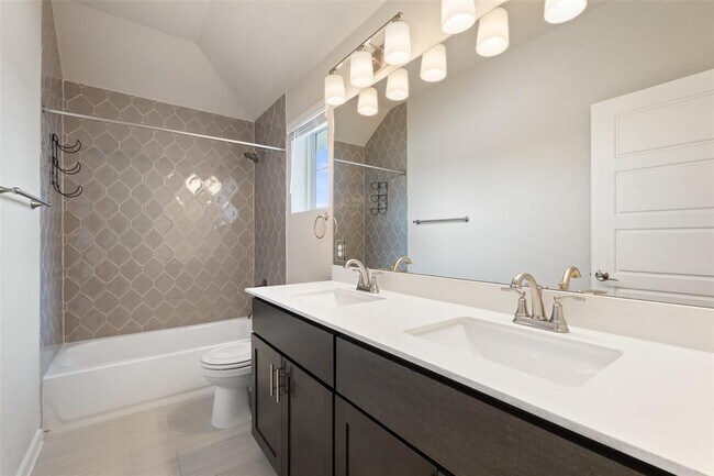 Building Photo - 336 Saturnia Dr