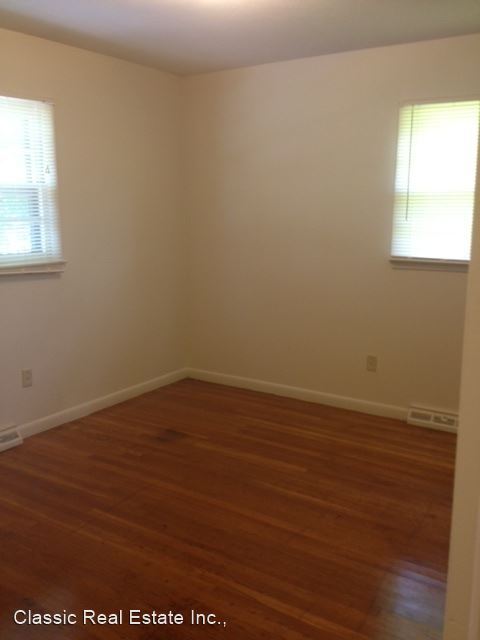 Building Photo - 2 br, 1 bath House - 1972 Spring Station D...