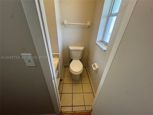 Building Photo - 7910 S Colony Cir