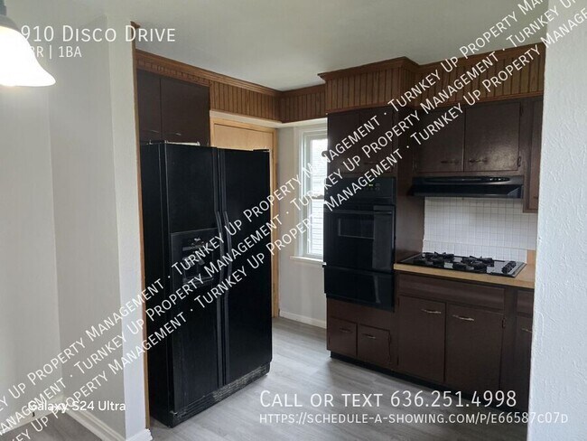 Building Photo - 910 Disco Dr