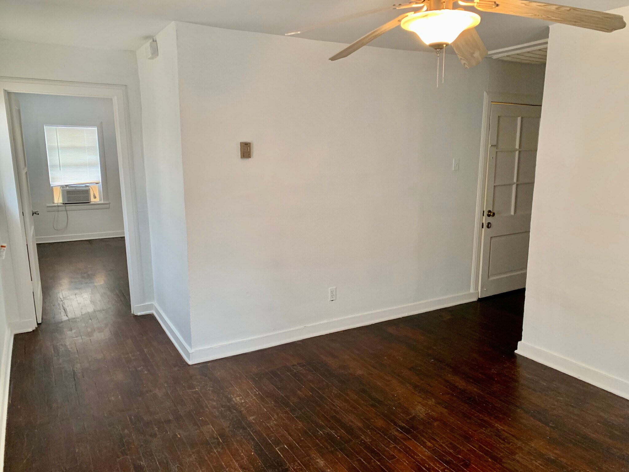 Building Photo - 2016 Dunlavy St