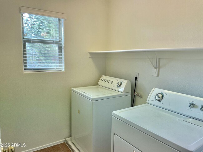 Building Photo - 3871 E Jasper Dr