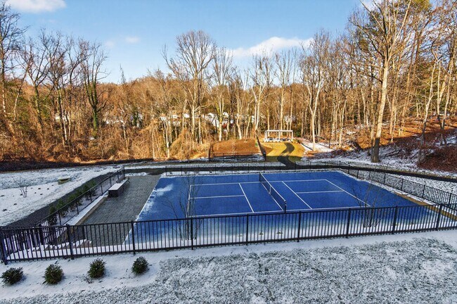 Building Photo - 76 Old Mill Bottom Rd N