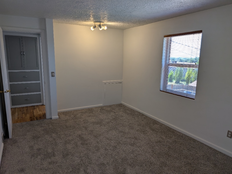 Building Photo - 651 N 200 W