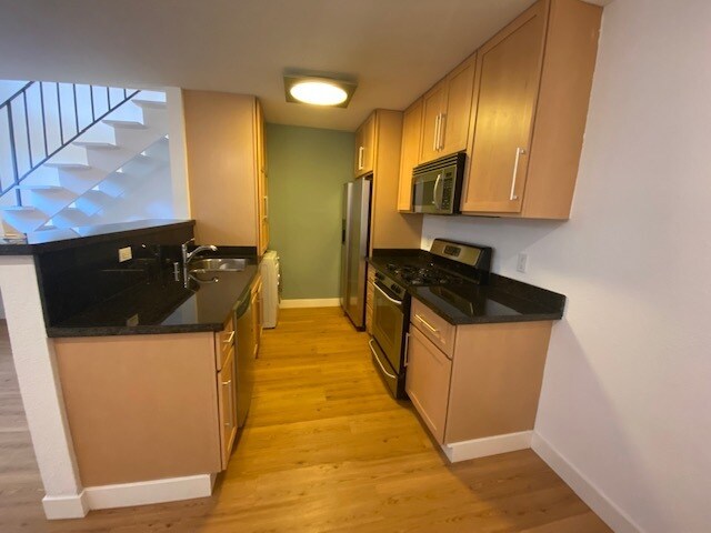 Building Photo - 1395 Lyon St