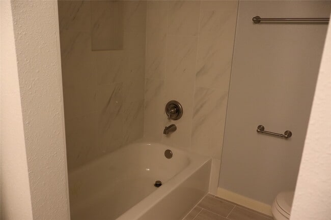 Building Photo - 1063 Birnham Woods Blvd