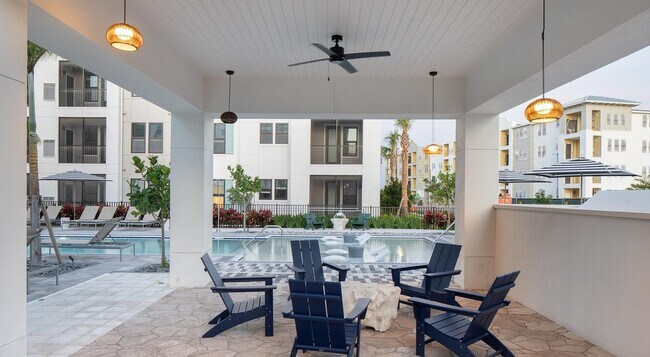 Building Photo - 6850 Foxtail Palm Wy