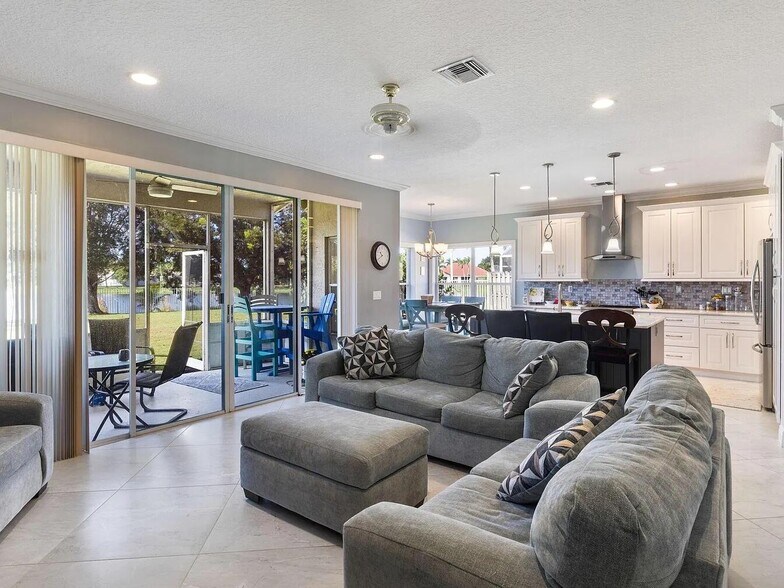 Building Photo - 7782 Hoffy Cir