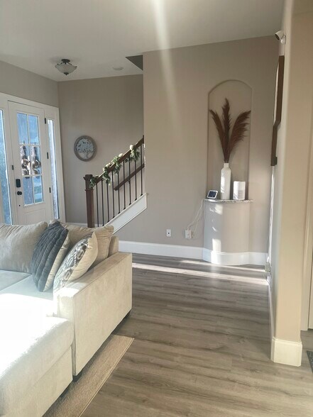 Building Photo - 126 Oasis Dr