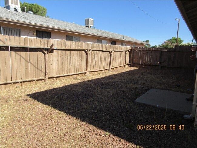 Building Photo - 3096 E Butler Ave