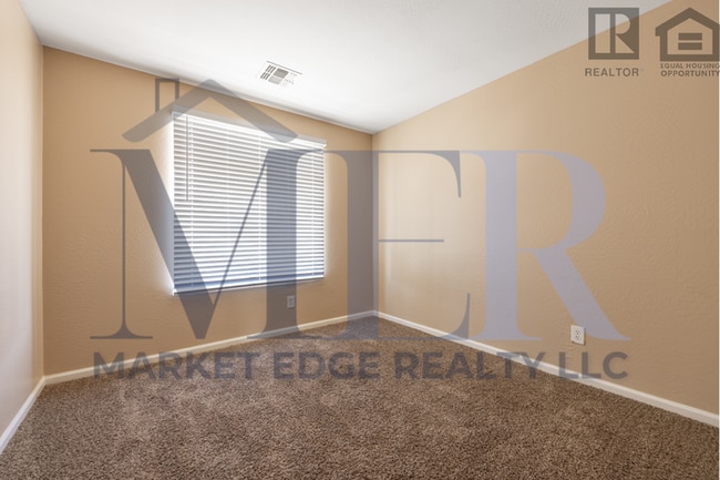 Building Photo - 4Bed/2.5 Bath Home in Maricopa! $1499 MOVE...