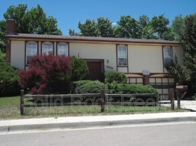 Primary Photo - 2265 Montebello Dr W