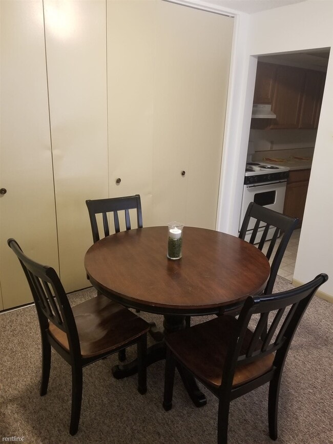 Building Photo - 2 br, 1 bath Apartment - Parkside Apartments