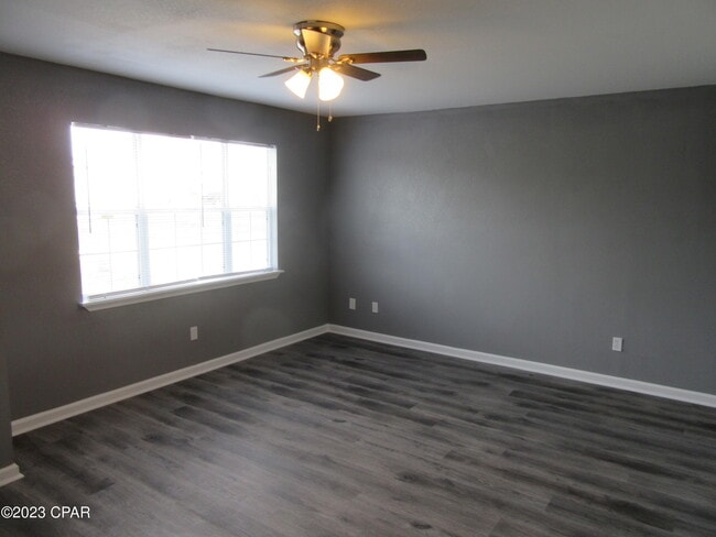 Building Photo - 134 Parker Village Cir