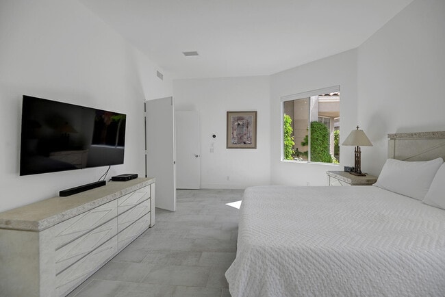 Building Photo - 189 White Horse Trail