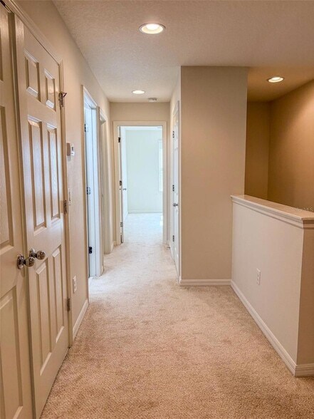 Building Photo - 7079 Woodchase Glen Dr